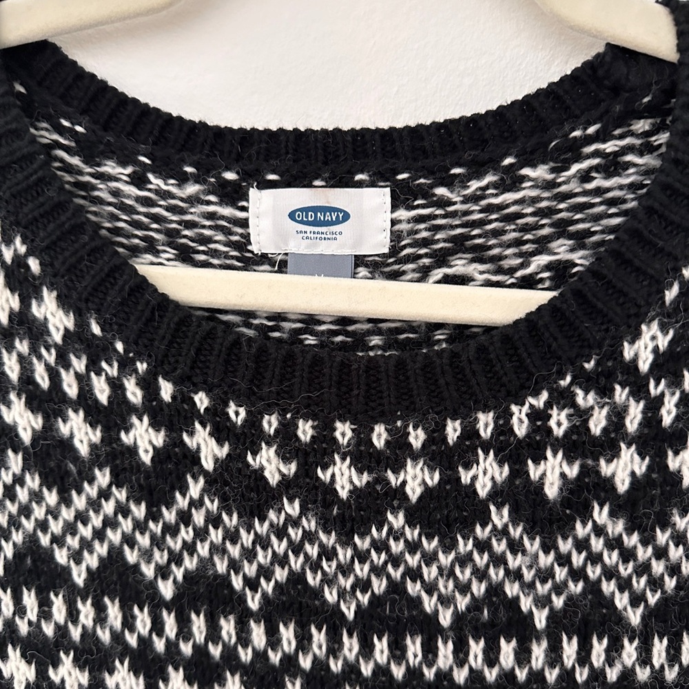 Winter/Christmas Knit Sweater - Picture 4 of 7